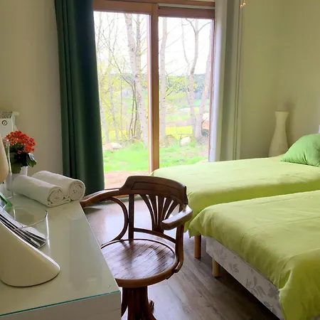 Le Jardin Des 4m Bed & Breakfast