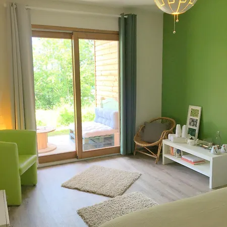 Le Jardin Des 4m Bed & Breakfast 3*