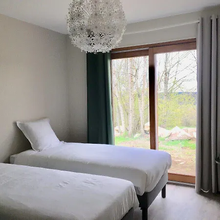 Le Jardin Des 4m Bed & Breakfast
