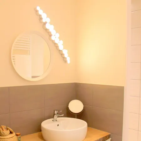 Le Jardin Des 4m Bed & Breakfast